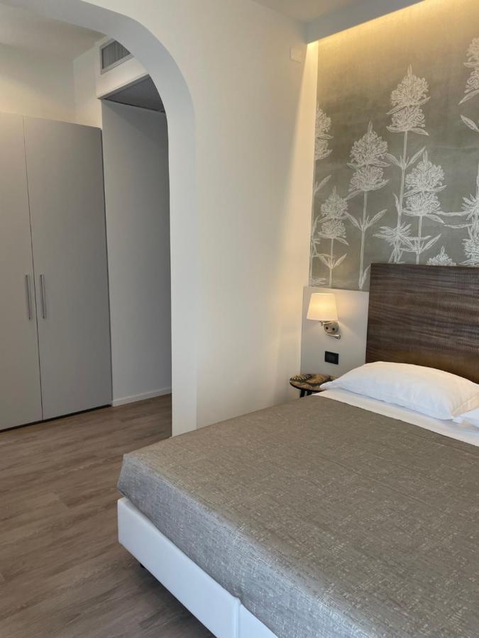 Hotel Tritone 卡奥莱 外观 照片