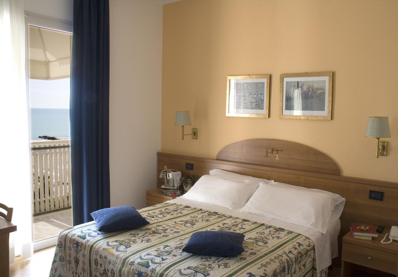 Hotel Tritone 卡奥莱 外观 照片