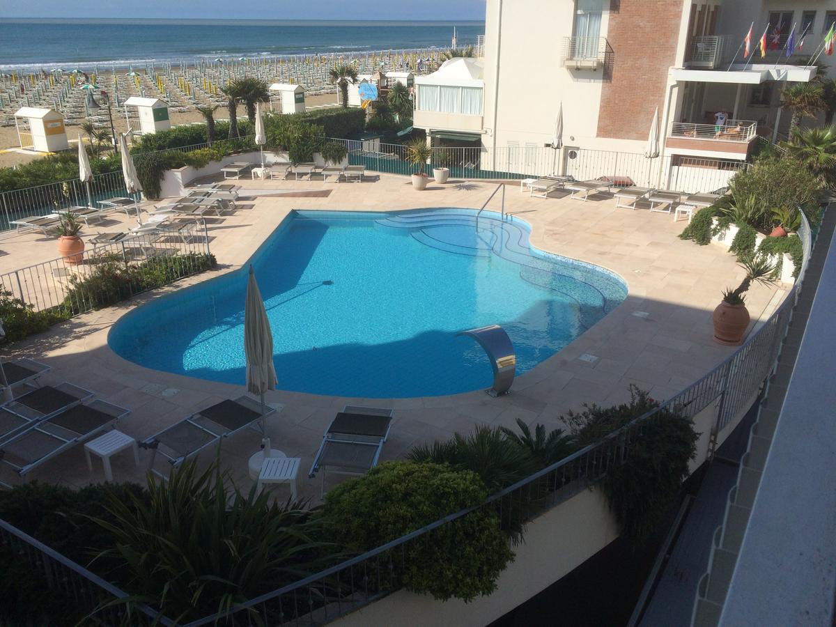 Hotel Tritone 卡奥莱 外观 照片