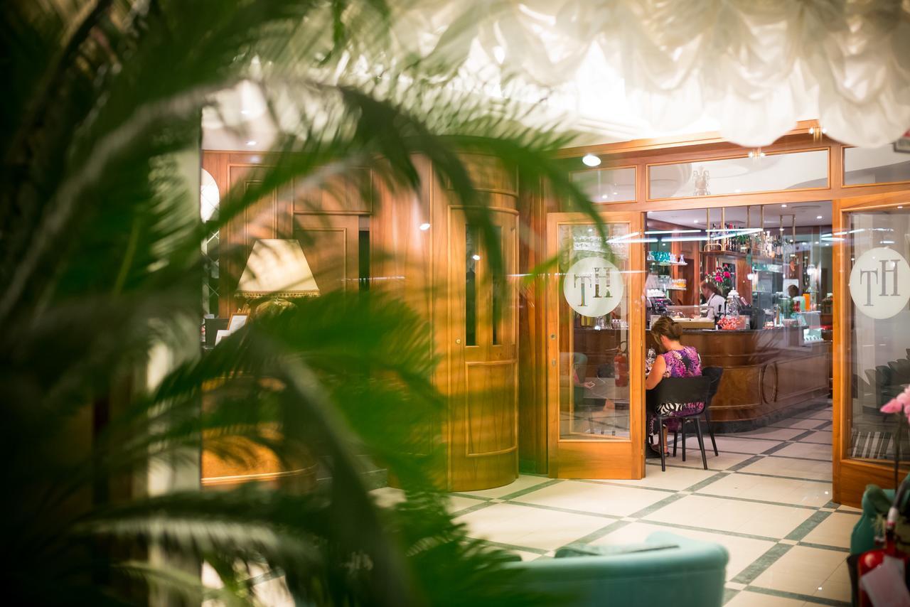 Hotel Tritone 卡奥莱 外观 照片