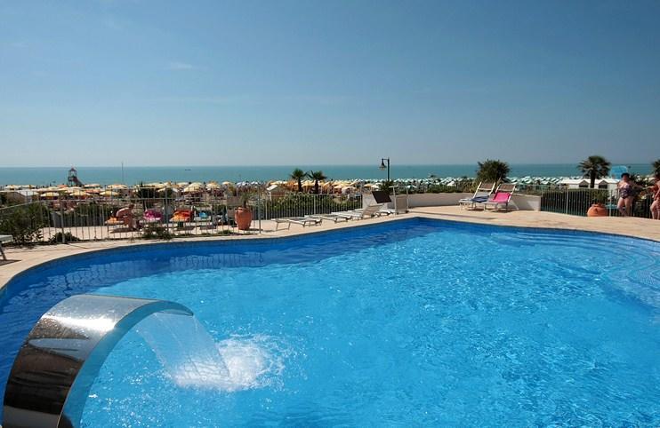 Hotel Tritone 卡奥莱 外观 照片