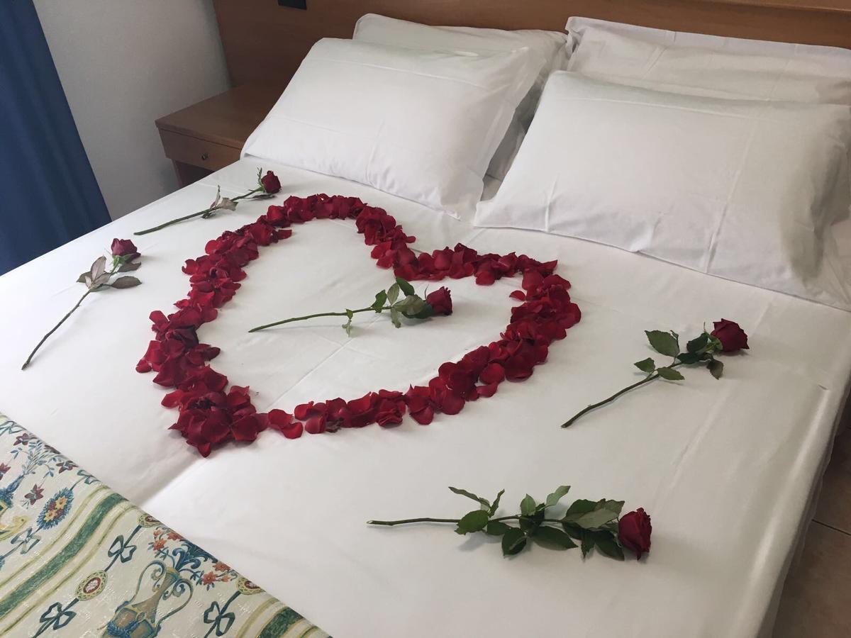 Hotel Tritone 卡奥莱 外观 照片