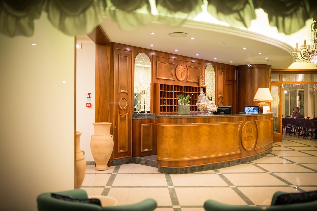 Hotel Tritone 卡奥莱 外观 照片