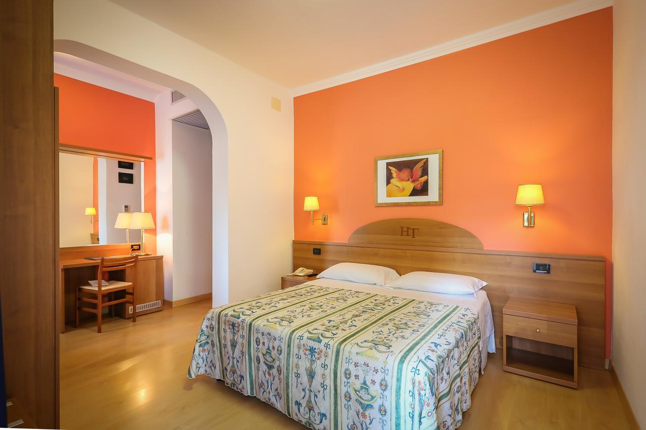 Hotel Tritone 卡奥莱 外观 照片