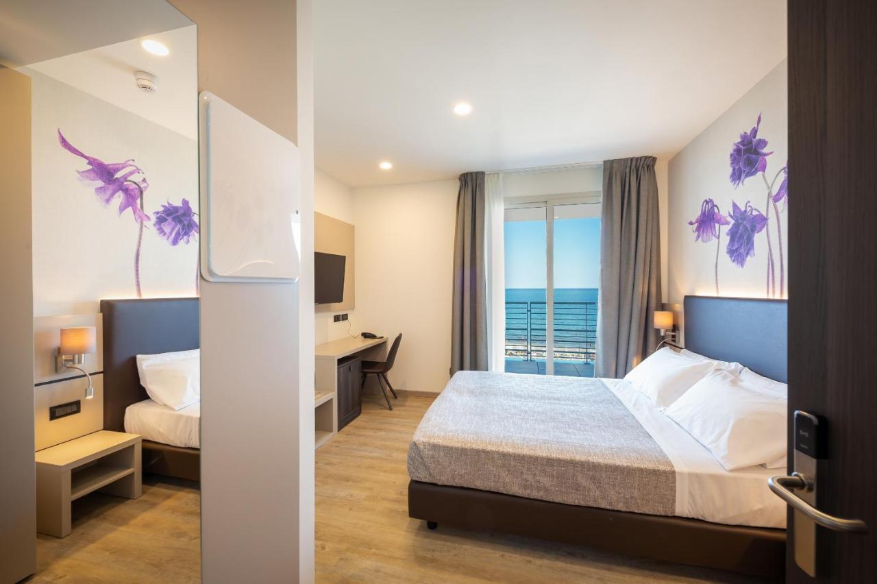 Hotel Tritone 卡奥莱 外观 照片