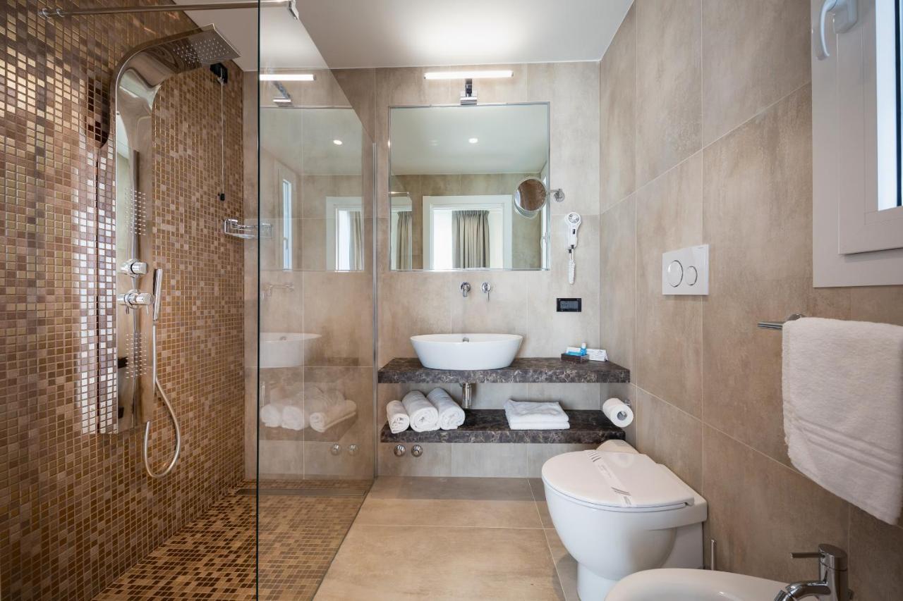 Hotel Tritone 卡奥莱 外观 照片