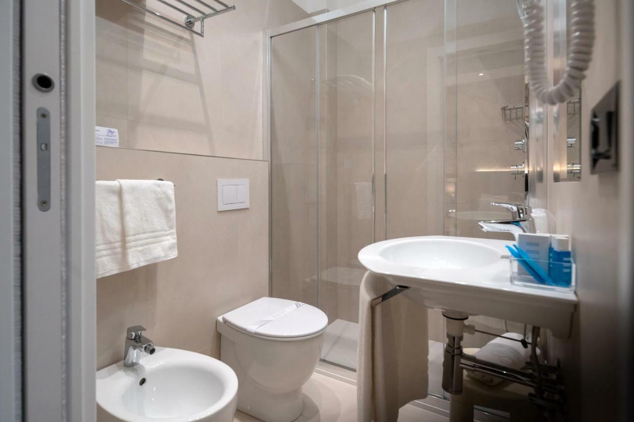 Hotel Tritone 卡奥莱 外观 照片